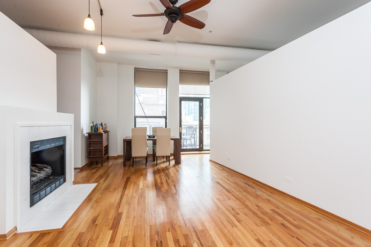 Building Photo - 910 S Michigan Ave