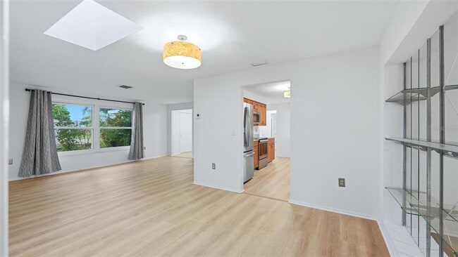 Building Photo - 1329 Nantucket Rd