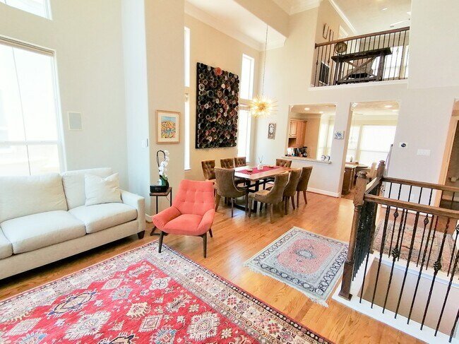 Building Photo - 1515 Hyde Park Blvd