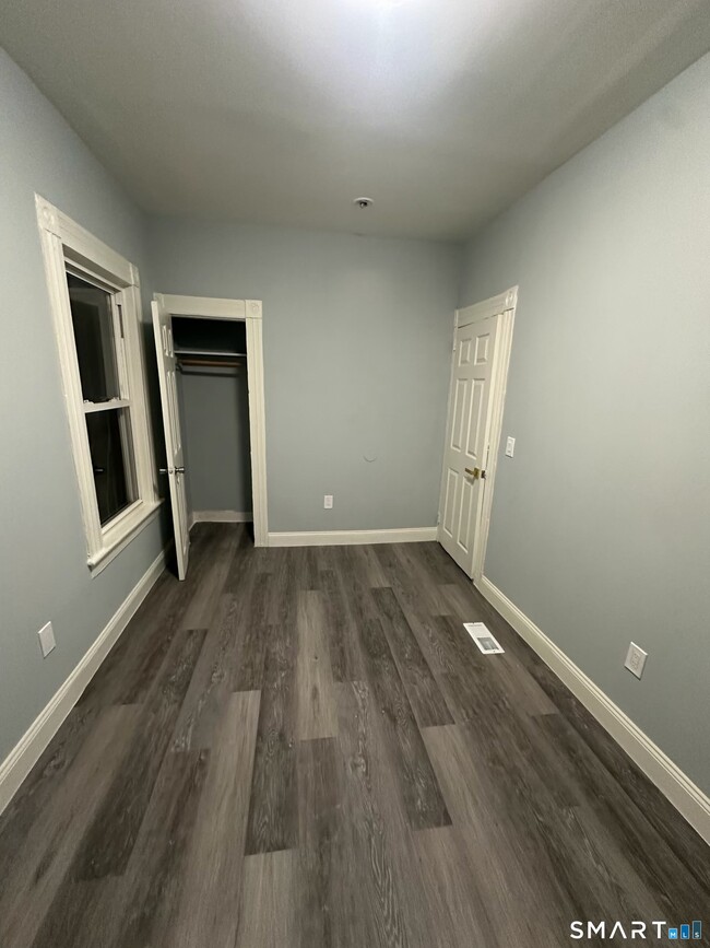 Building Photo - 268 Davenport Ave