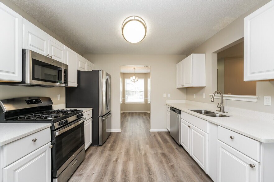 Building Photo - 7211 Mill Arbor