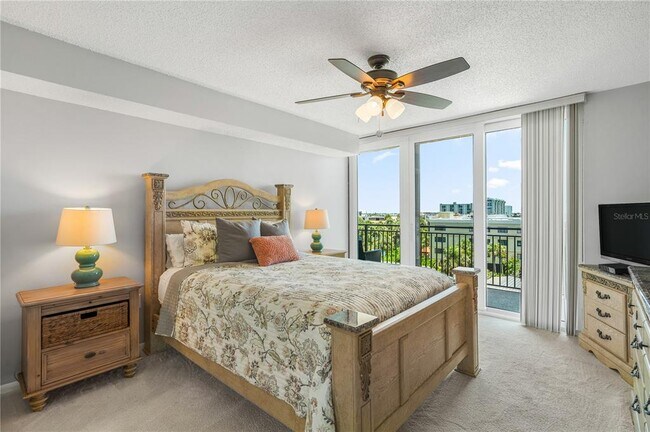 Building Photo - 7650 Bayshore Dr