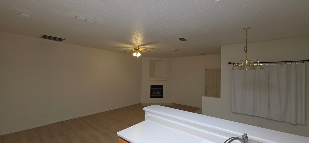 Building Photo - 4551 Holiday Breeze Pl NE