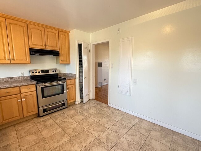 Building Photo - 1265-1271 Parkington Ave