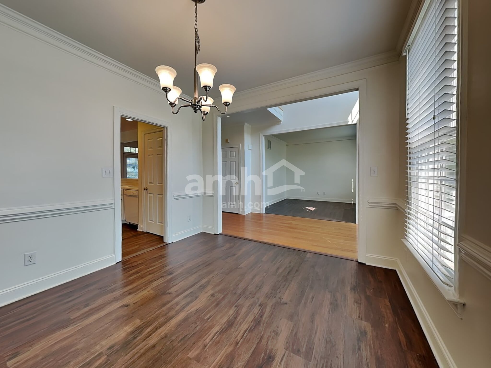 Building Photo - 2402 Clovelly Ct