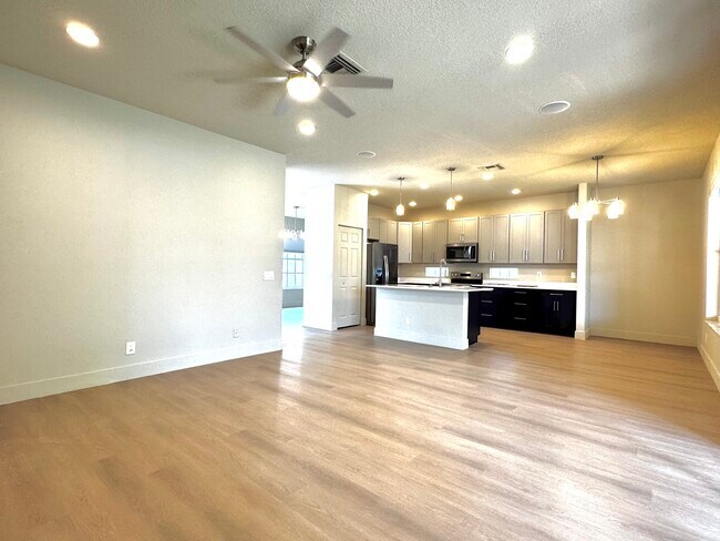 Building Photo - 3565 Danbury Ct
