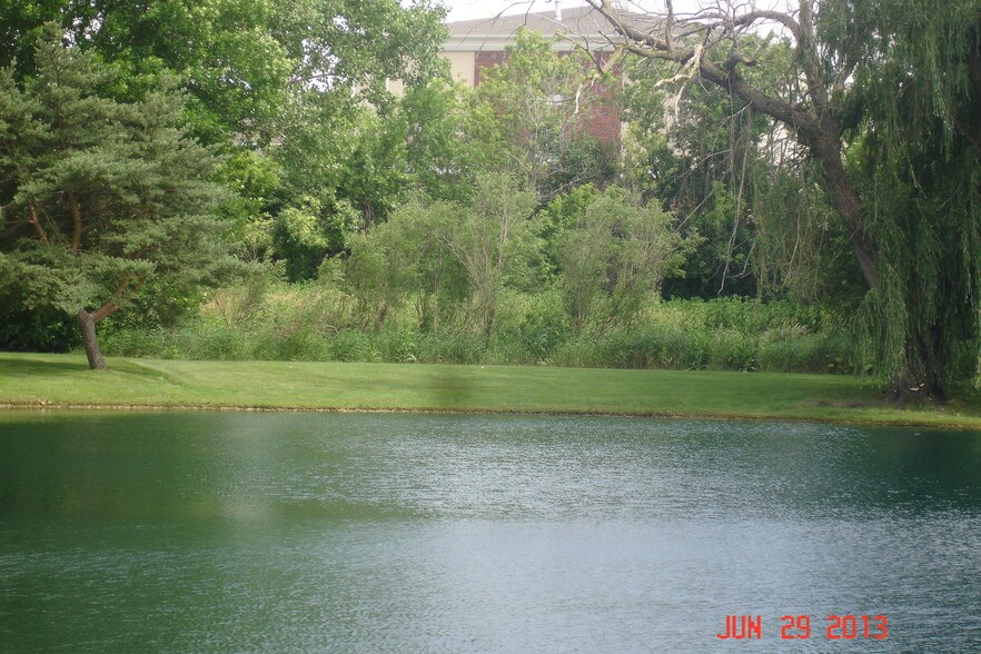 Building Photo - 80 S Pleasant Rd