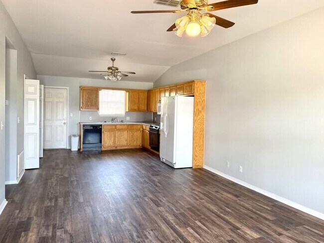Building Photo - 2417 Rustic Dr