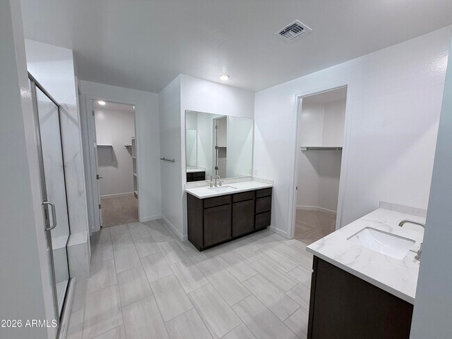 Building Photo - 6972 W Buckhorn Trail