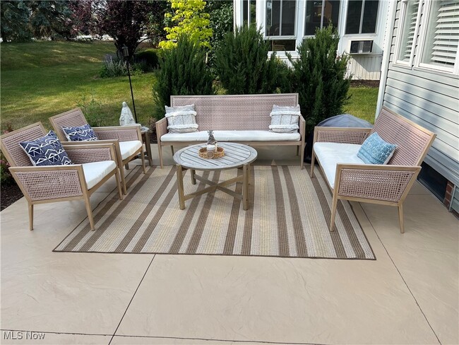 Building Photo - 1305 Fieldstone Ct