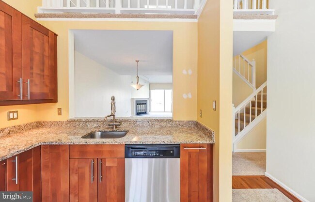 Building Photo - 2810 Yarling Ct