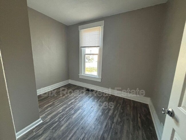 Building Photo - 107 North Second Street