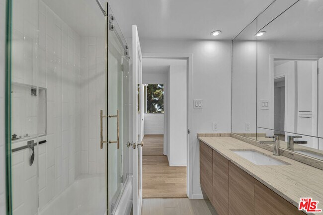 Building Photo - 4455 Los Feliz Blvd