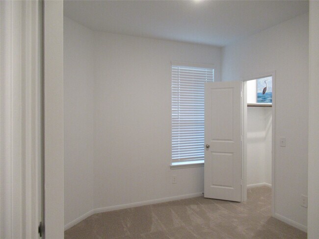 Building Photo - 23415 Pinetum Cir