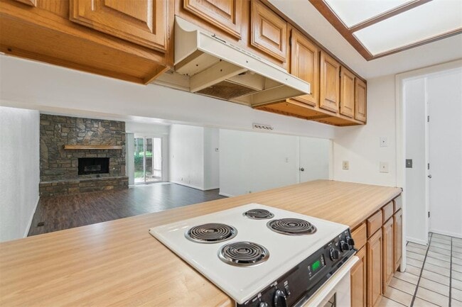 Building Photo - 727 Rockridge Cir