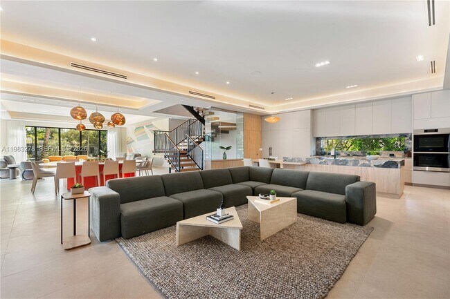 Building Photo - 1200 NE 87th St