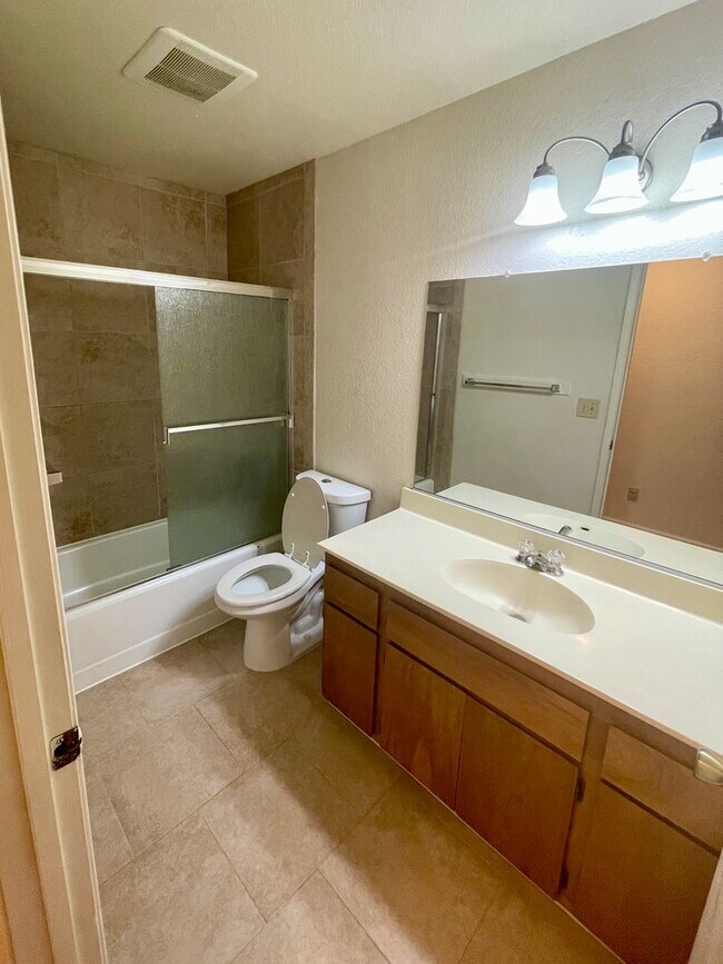 Building Photo - 8192-8194 Talbot Way