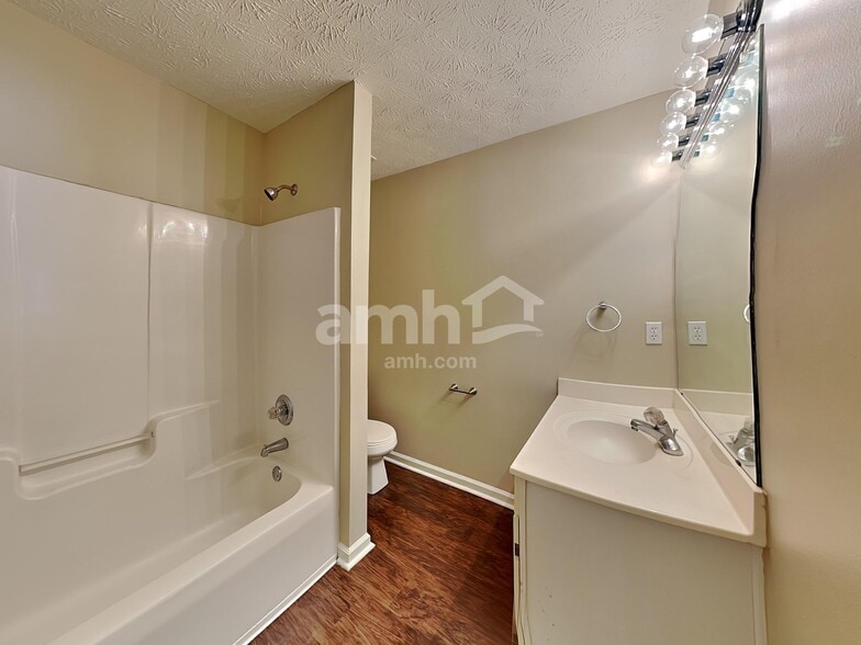 Building Photo - 3002 Sentinel Cir