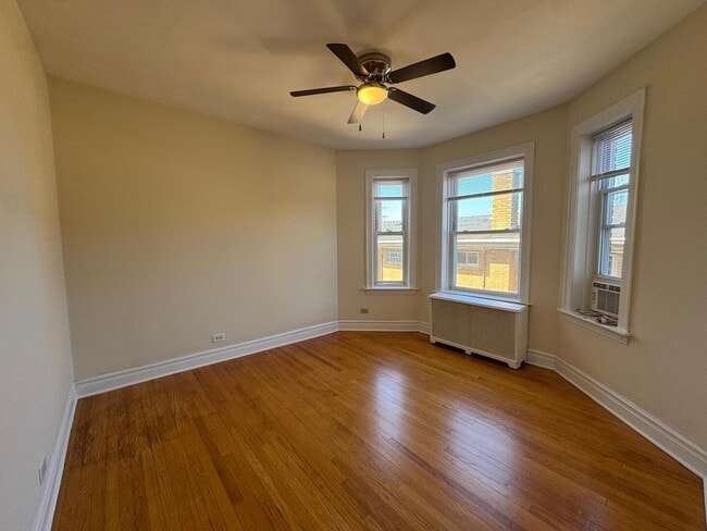 Building Photo - 4827 Elm St