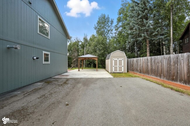 Building Photo - 4 Bedroom | 2.5 Bathroom | Garage - Conven...
