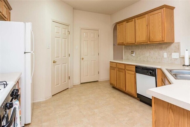 Building Photo - 3761 Rod Carew Dr