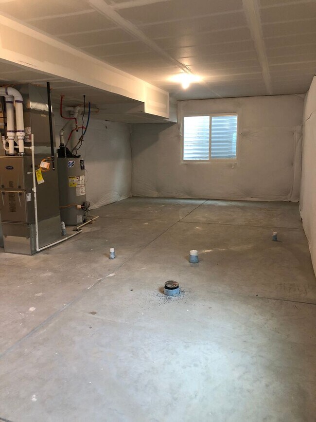 Building Photo - HUGE 3BR Home Built in 2020 with Office, Loft & Mountain Views