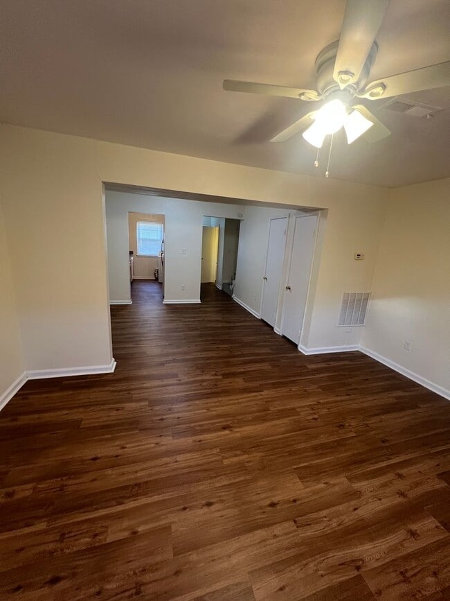 Building Photo - 936 Maryland Ave