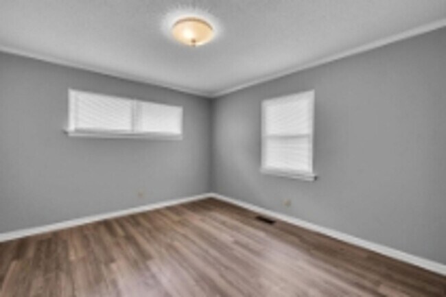 Building Photo - Beautiful update home in East Ridge
