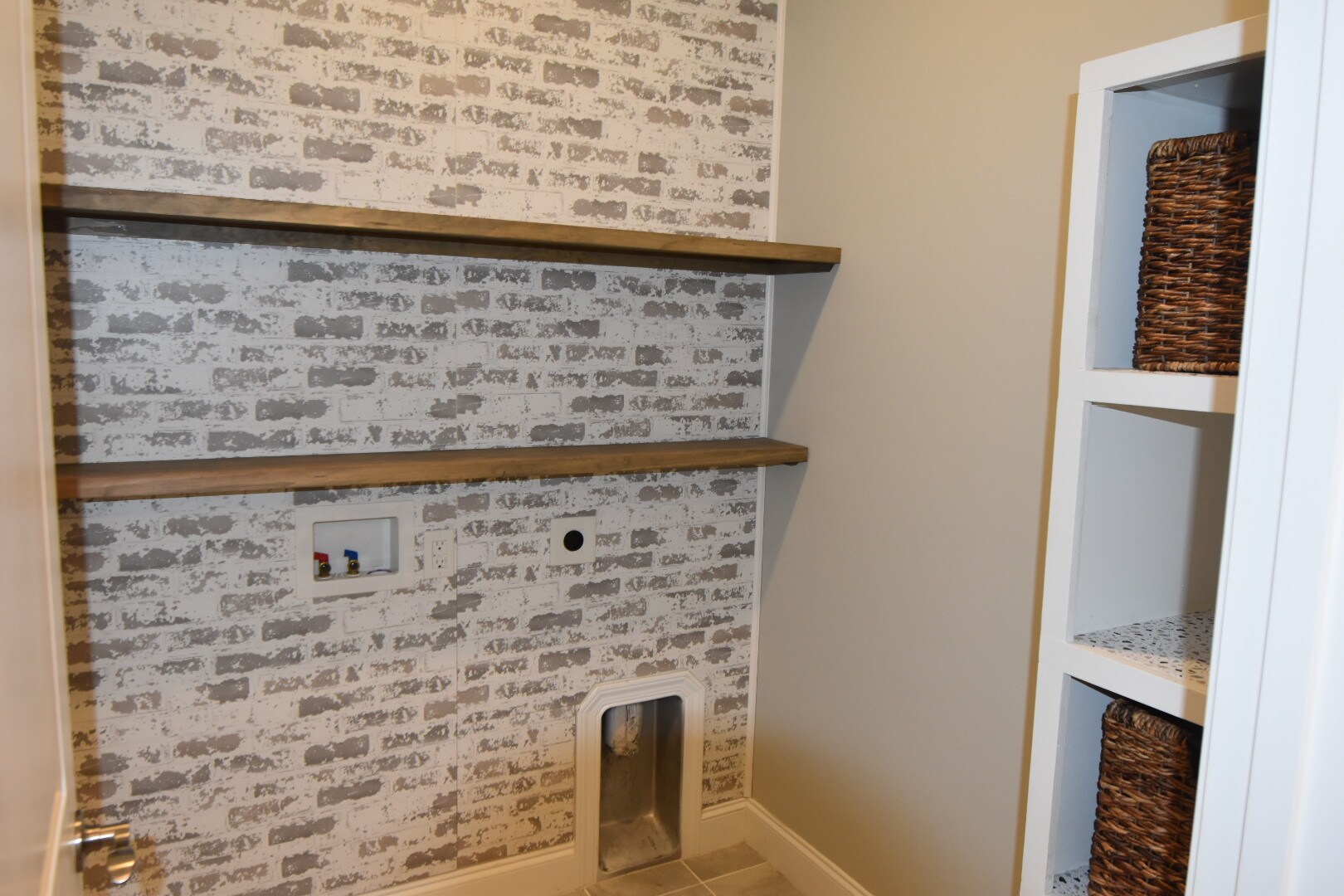 Building Photo - 3005 Primrose Ln