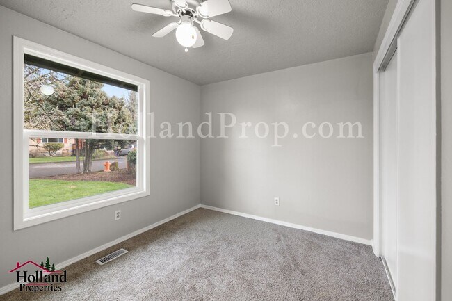 Building Photo - Fully Renovated 4-Bedroom Home with Shop, RV Parking & Expansive Yard – Oregon City