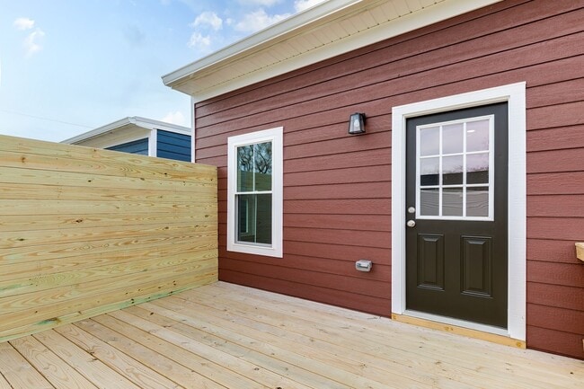 Building Photo - Experience Modern Elegance in RVA’s Souths...