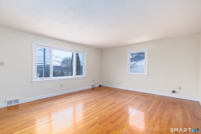 Building Photo - 481 Bunker Hill Ave