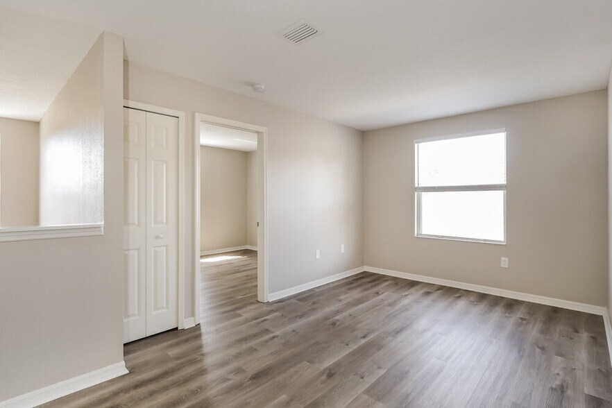 Building Photo - 1652 Crossvine Ct