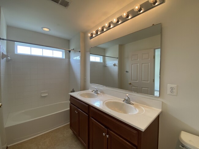 Building Photo - 33 Scholarship Ln