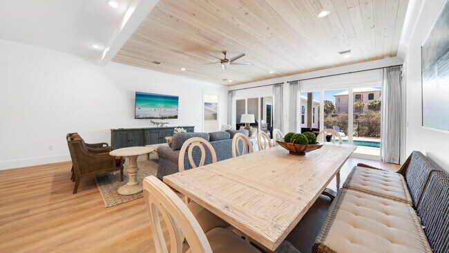 Building Photo - 28 Pelican Glide Ln