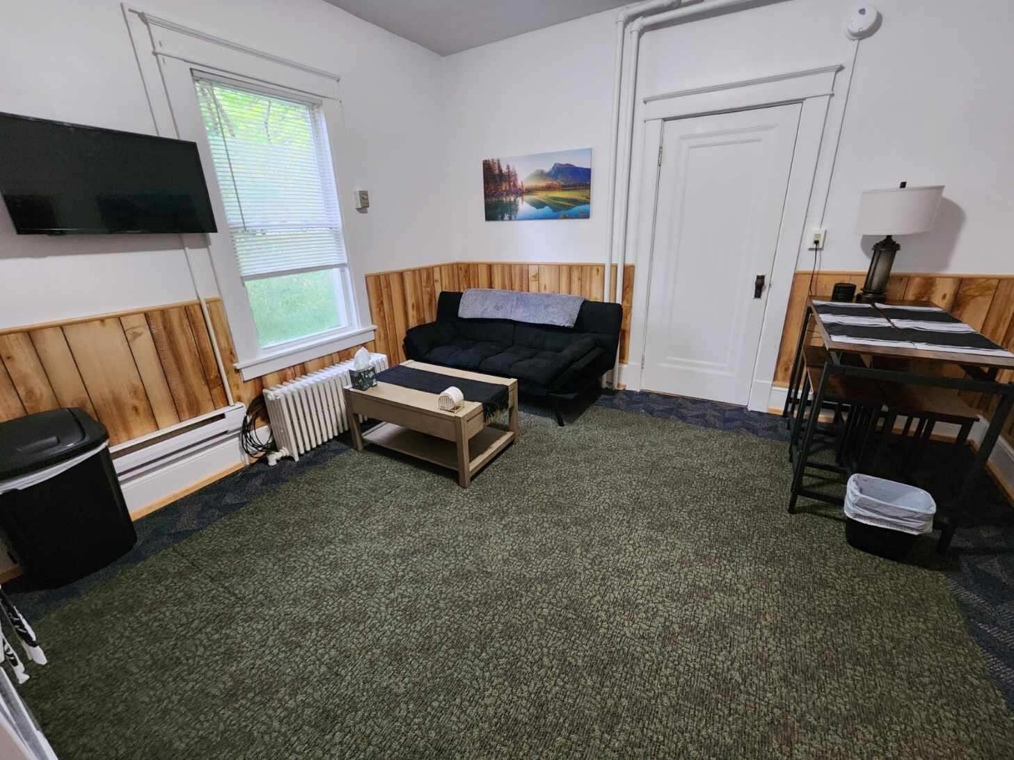 Building Photo - 145 Park Ave