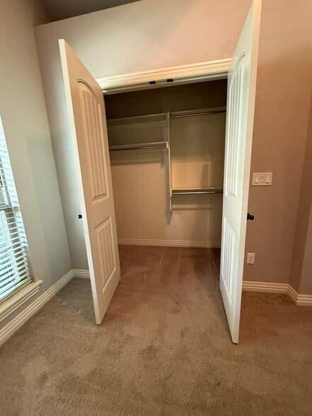 Building Photo - 6405 S 49th St