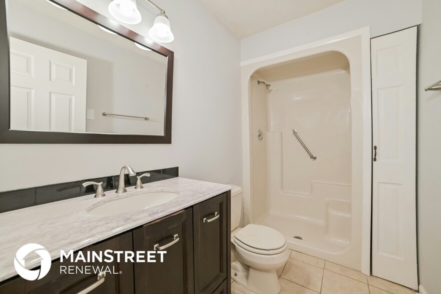 Building Photo - 2305 Ridgecrest Dr