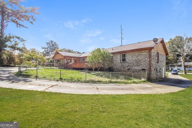 Building Photo - 4641 Flint Hill Rd SW