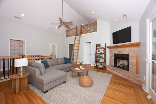 Building Photo - 237 Riverbend Rd