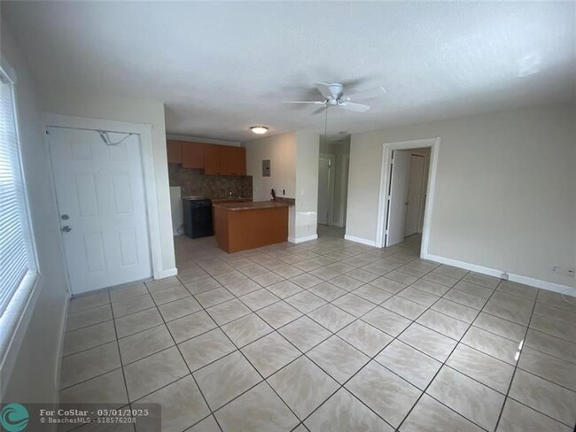 Primary Photo - 240 SW 23rd St