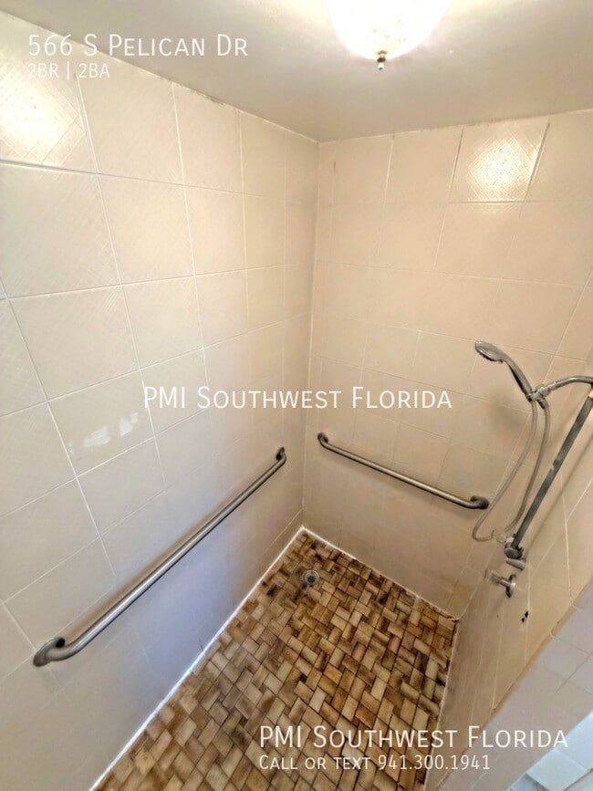 Building Photo - 566 S Pelican Dr