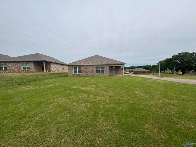 Building Photo - 104 Settlement Dr