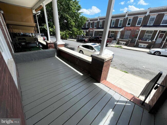 Building Photo - 1736 Darley Ave