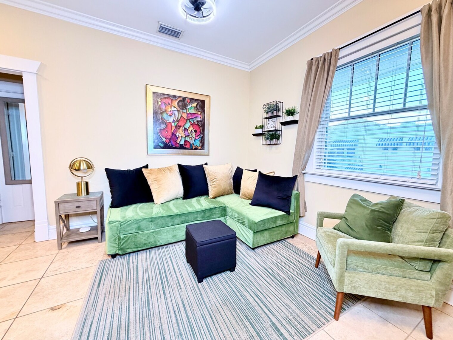 Building Photo - 1301 W Horatio St