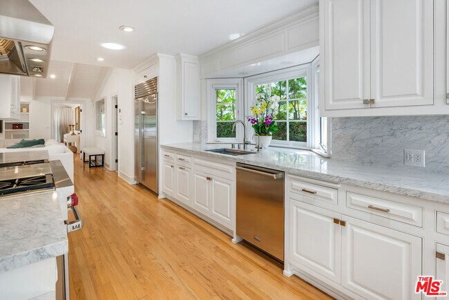 Building Photo - 797 Amalfi Dr