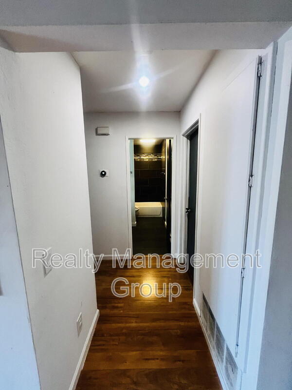 Building Photo - 1477 Saddle Way