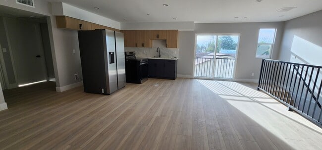 Building Photo - 5725 Klump Ave