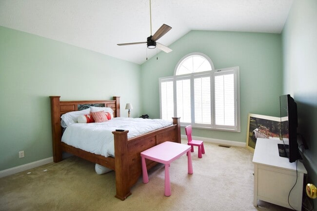 Building Photo - Coming Soon: 3 Bedroom 3 Bathroom with Pool