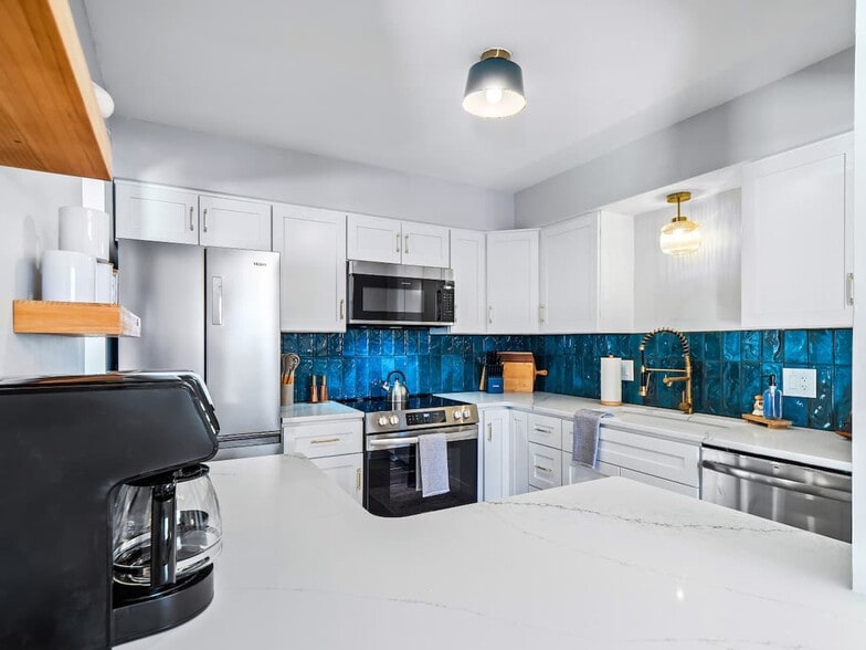 Building Photo - 676 Treeside Dr